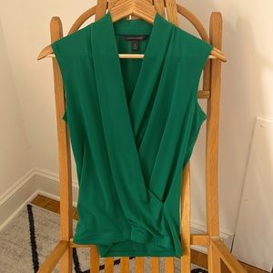 Emerald Green Banana Republic Sleeveless Blouse, Size Small.